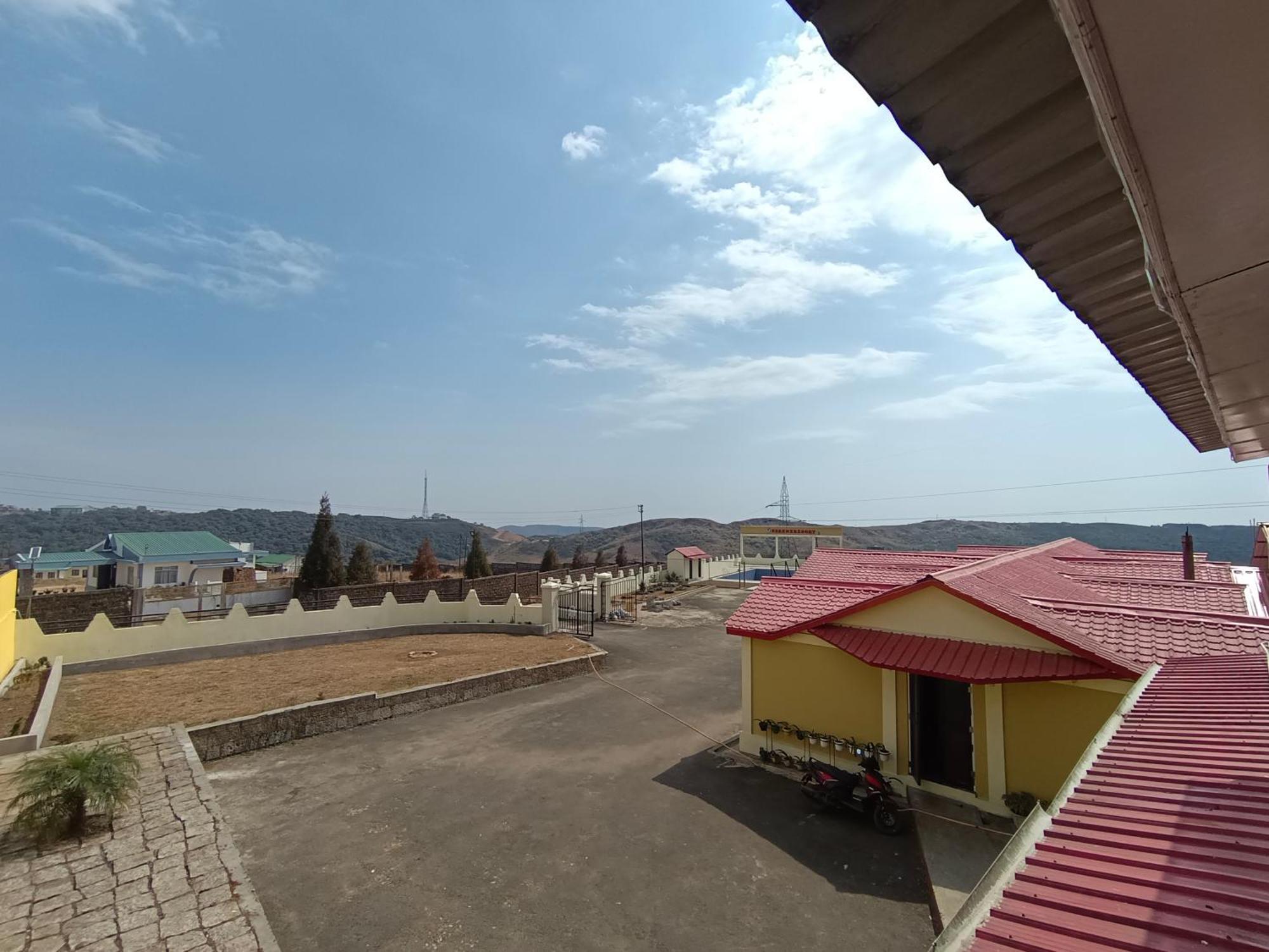 Serene Resort Čérápuňdží Exteriér fotografie