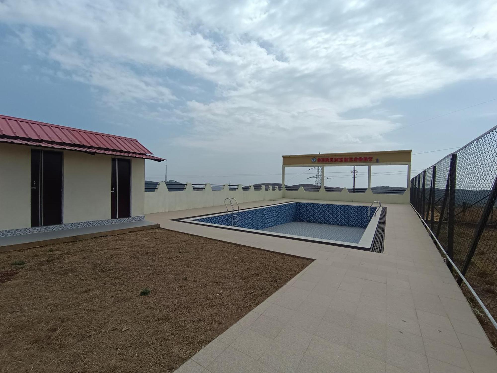 Serene Resort Čérápuňdží Exteriér fotografie